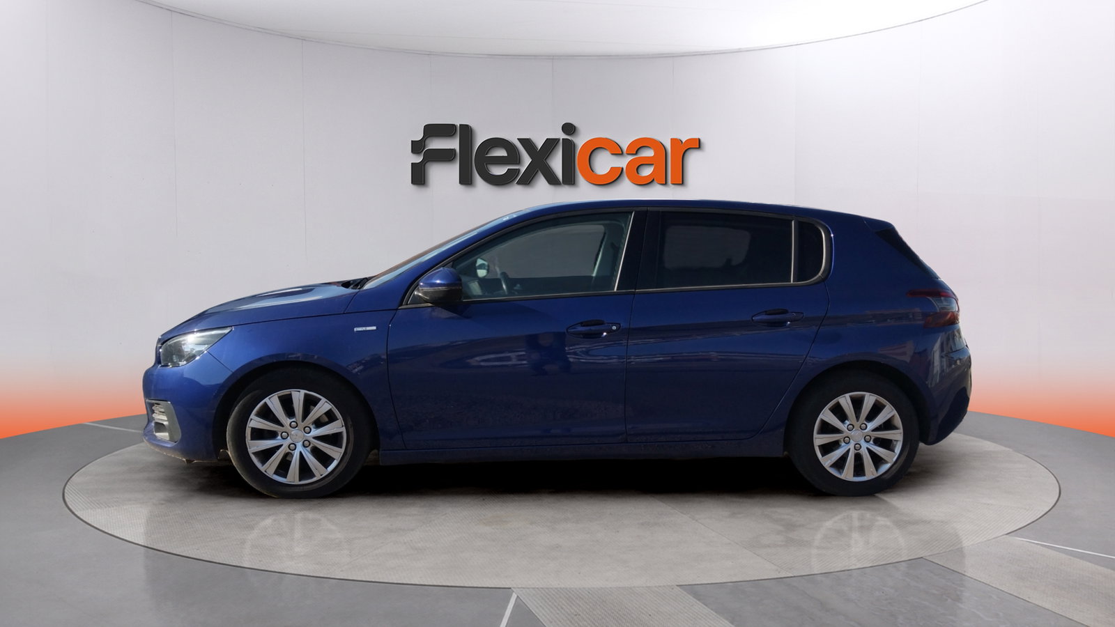 https://cdn-flexicar.caraffinity.it/public_appraisal_images_pro/images/stock/183177/9TE5e2pDhF__img-ee276e8c-839e-42a5-9d65-b09ceca2c9e1.jpeg