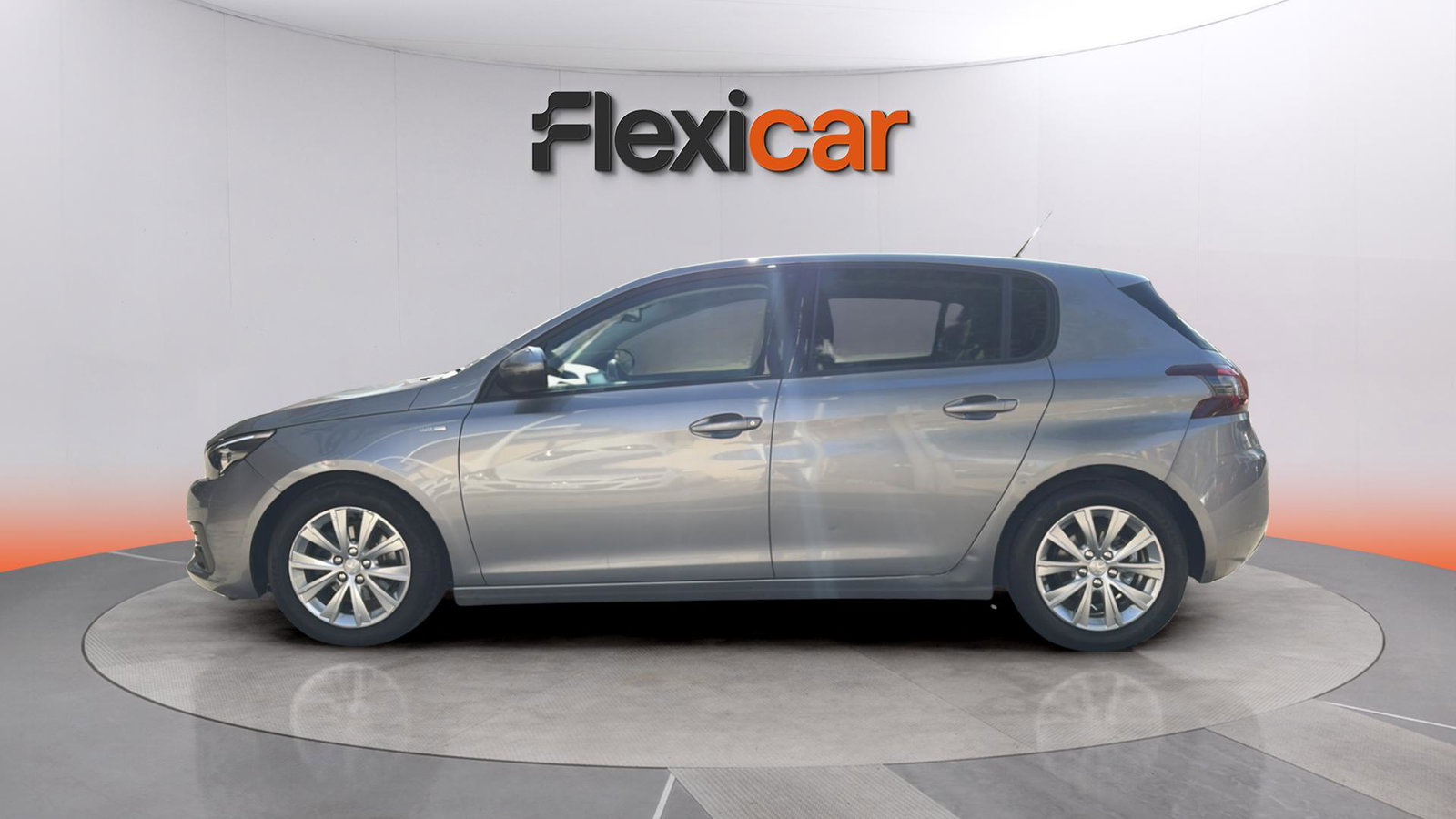 https://cdn-flexicar.caraffinity.it/public_appraisal_images_pro/images/stock/183217/UaBoslqhlz__img-5596664a-5665-4dc3-a3c2-5f2deebb8d24.jpeg