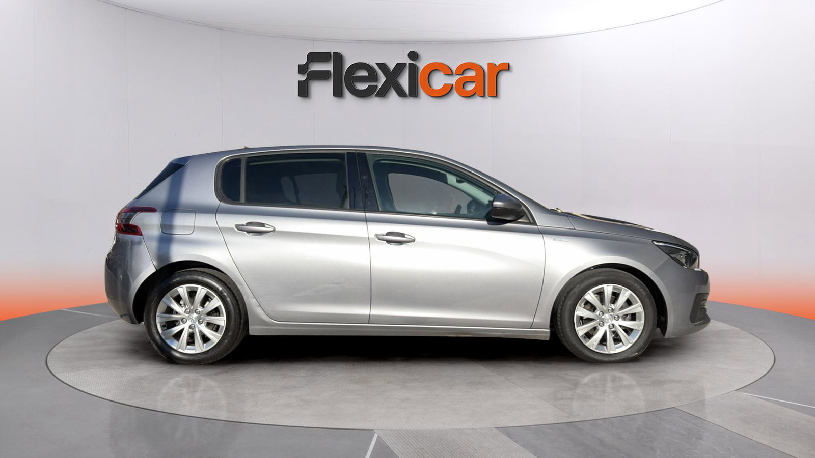 https://cdn-flexicar.caraffinity.it/public_appraisal_images_pro/images/stock/183217/iCdlUsEBKV__img-3e9ae3e3-29fe-467a-a515-13d140a67923.jpeg