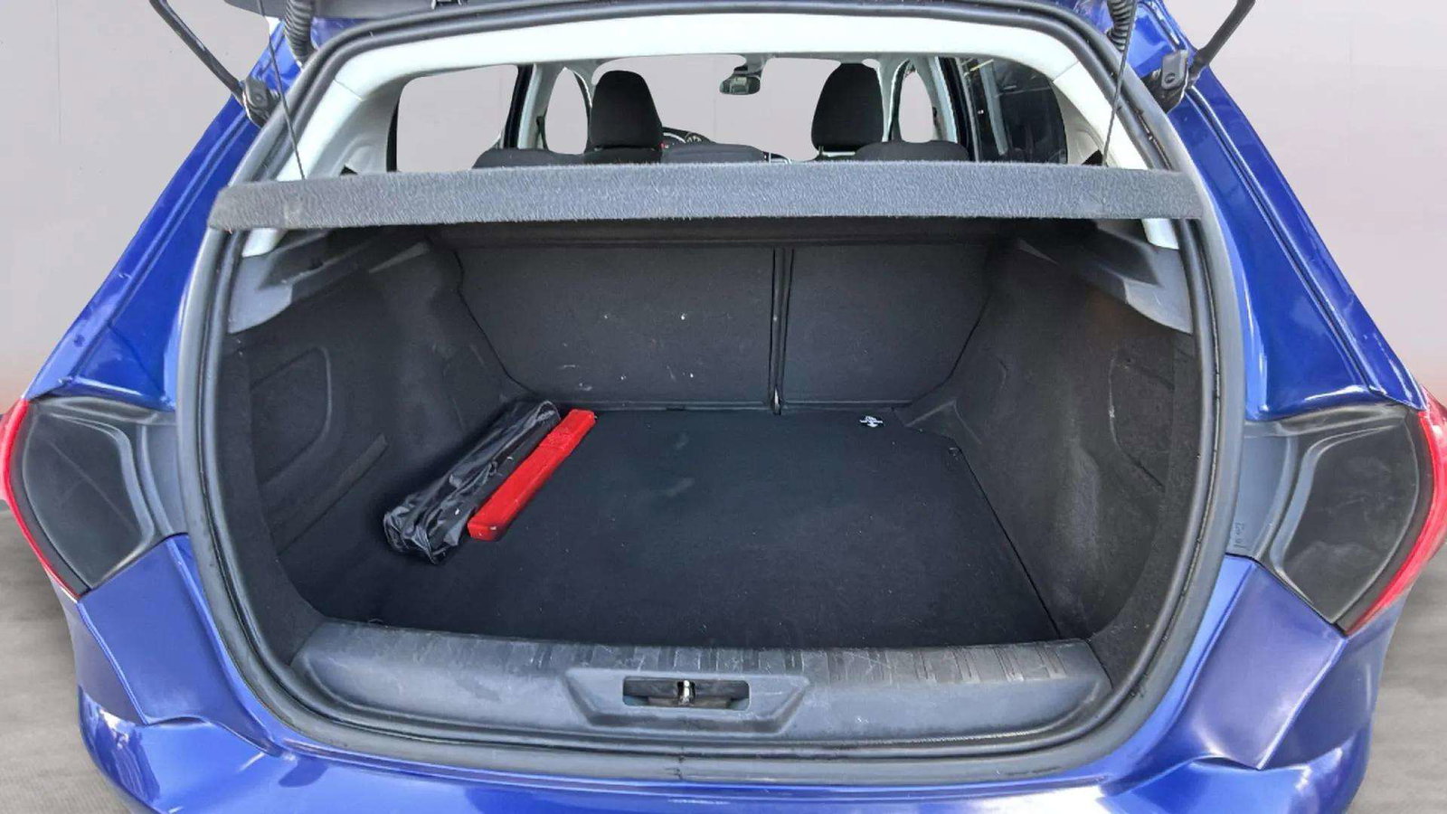 https://cdn-flexicar.caraffinity.it/public_appraisal_images_pro/images/stock/183225/qxVg79uW2i__3808LJF_8576639da87343e5b0166c0fc91abc4b_Interior_16.jpeg.jpg