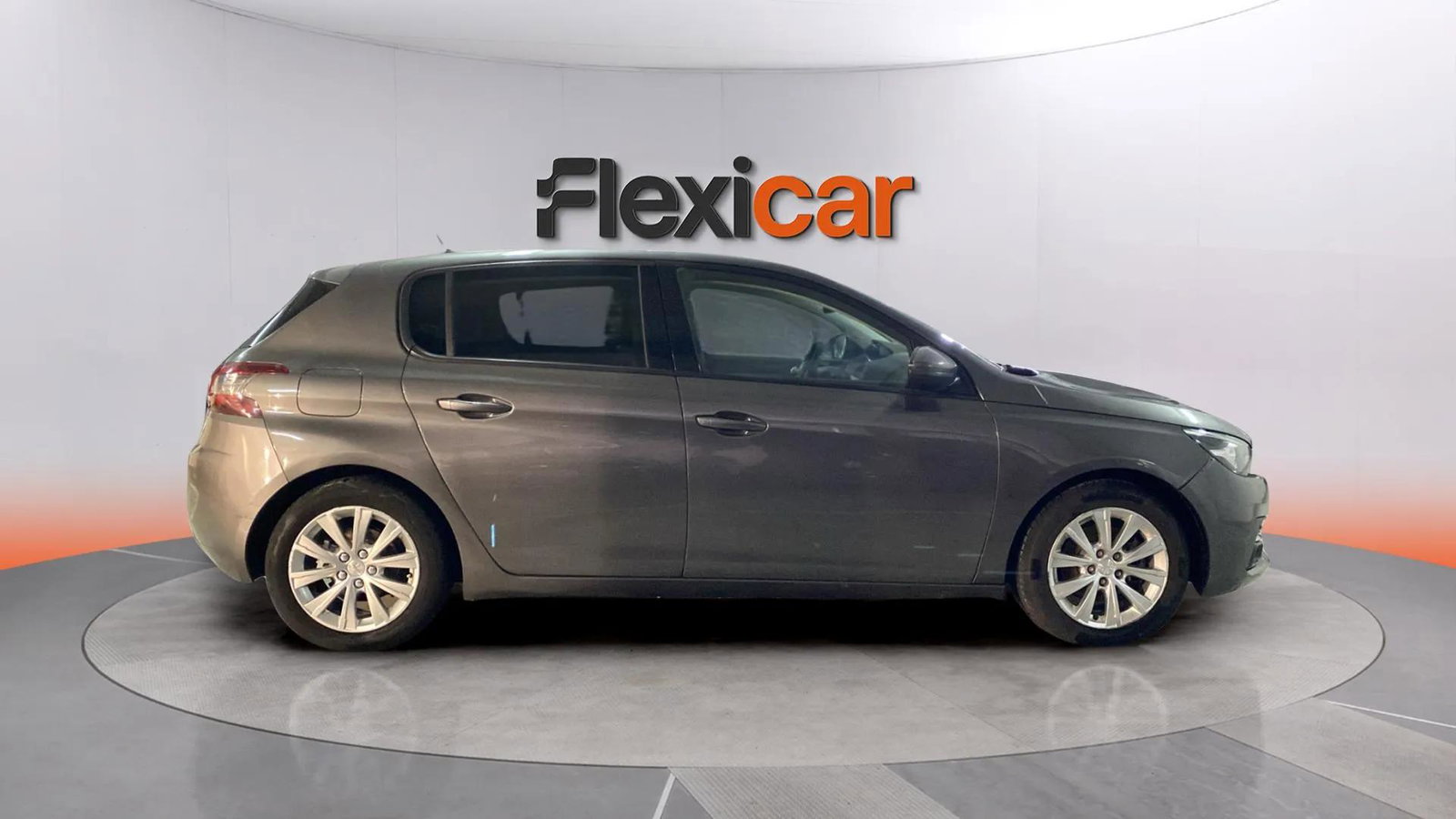 https://cdn-flexicar.caraffinity.it/public_appraisal_images_pro/images/stock/183304/xwSHZKzHxQ__2600LJF_9f8a09808a294f598f2f59c6d738b2e8_Exterior_6.jpeg.jpg