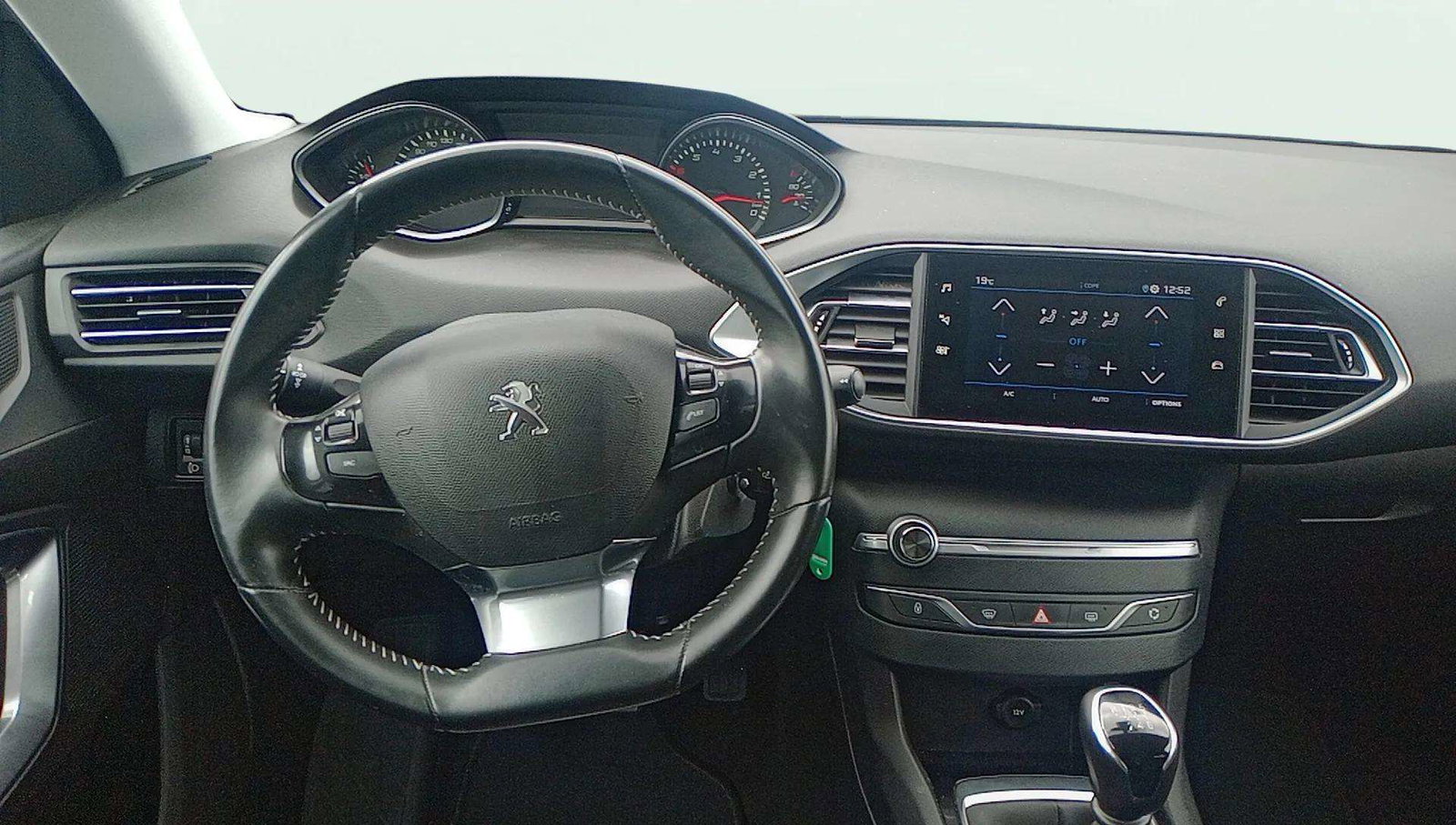 https://cdn-flexicar.caraffinity.it/public_appraisal_images_pro/images/stock/183315/tenGXasGHp__0150LJG_9a66ea2bf0824a0697e273b6c56b519a_Interior_6.jpg.jpg