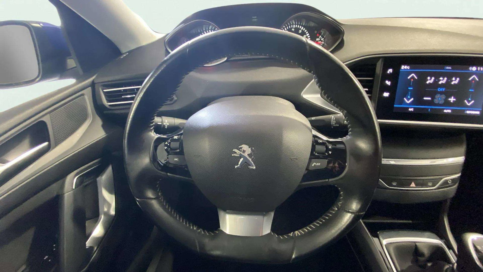 https://cdn-flexicar.caraffinity.it/public_appraisal_images_pro/images/stock/183339/gXE20d0L7t__3869LJF_299cb8c1116142ca88d988771be6ee21_Interior_11.jpeg.jpg