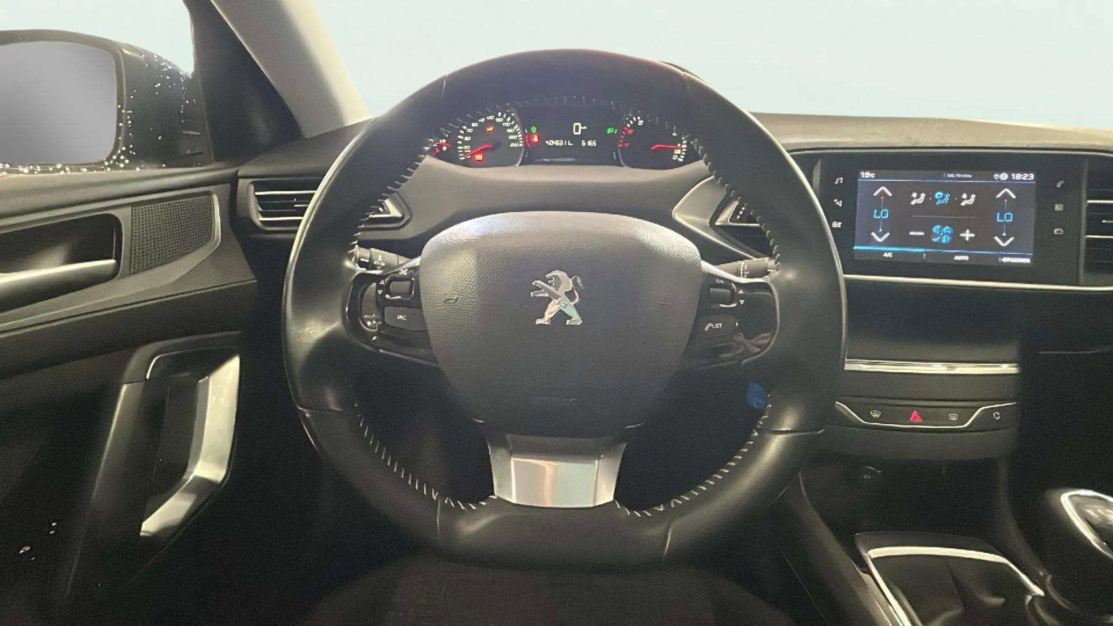 https://cdn-flexicar.caraffinity.it/public_appraisal_images_pro/images/stock/183424/3yumP5Ze07__2_8_Interior_3873LJF_6204d127056e4ce996c74d2c696af8a1_Interior_8.jpeg.jpg