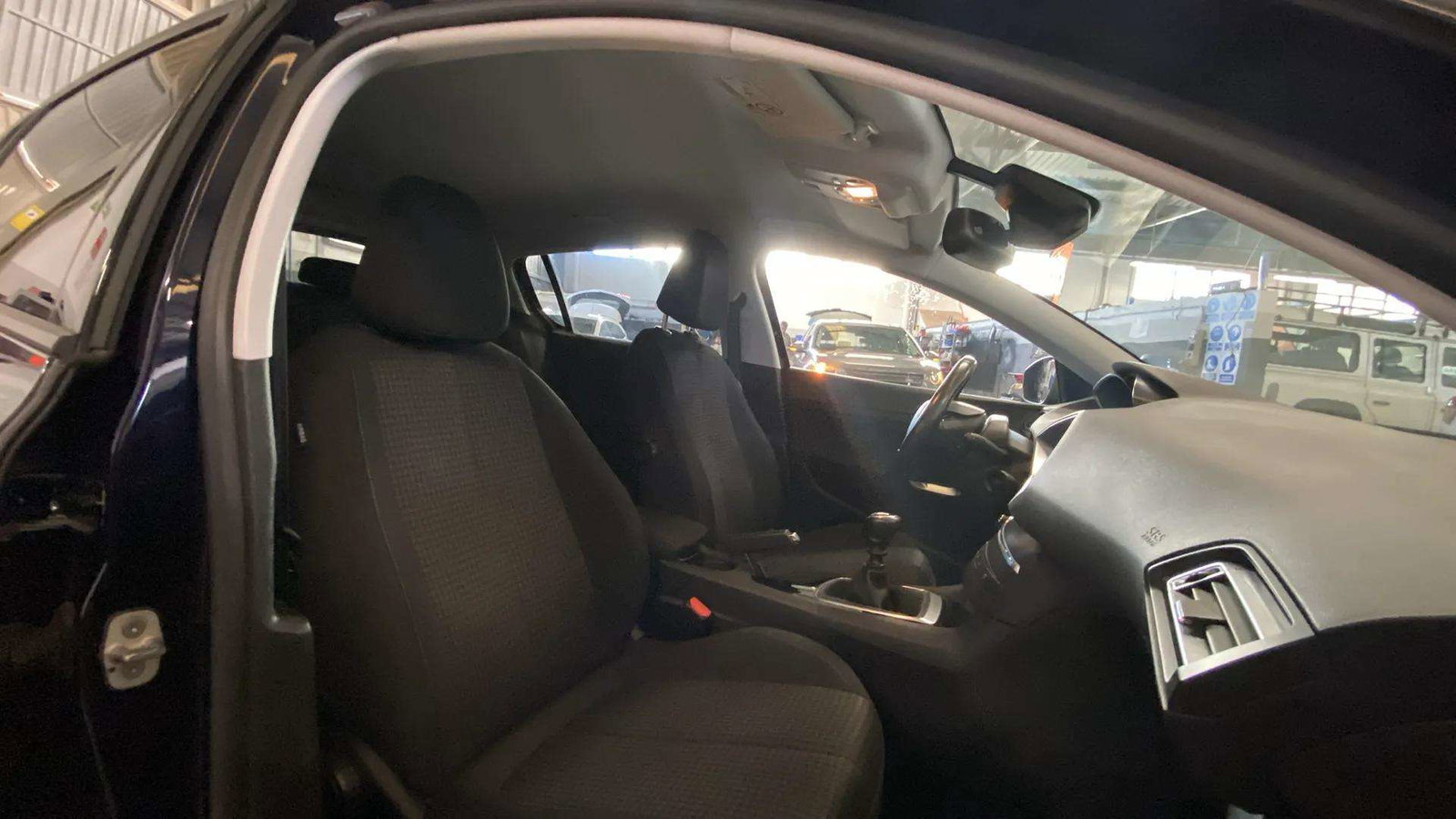 https://cdn-flexicar.caraffinity.it/public_appraisal_images_pro/images/stock/183425/Y6RK29HTIf__4361LJF_8c04a5a64133490c890910550ed37673_Interior_11.jpeg.jpg