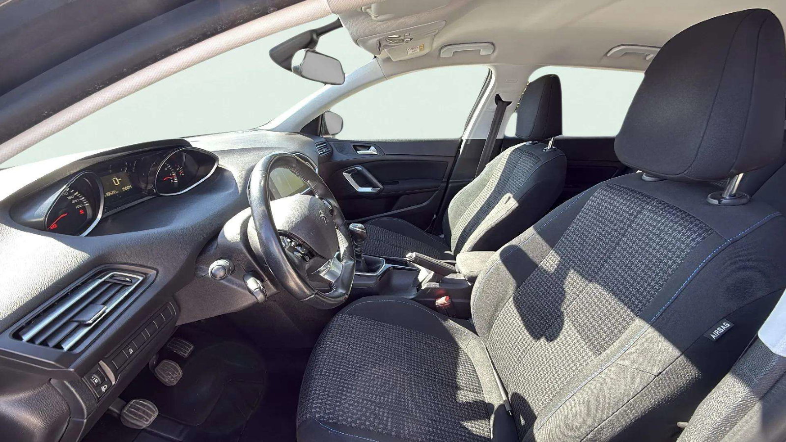 https://cdn-flexicar.caraffinity.it/public_appraisal_images_pro/images/stock/183450/L3sNRgSPoy__2604ljf_bb4e8d6982ad478ebee7818386cf3351_Interior_11.jpeg.jpg