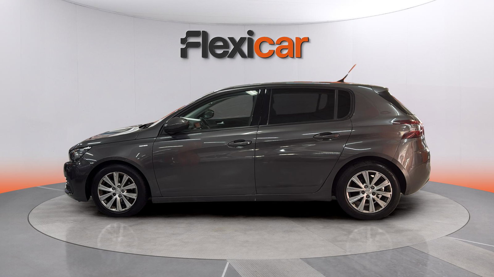 https://cdn-flexicar.caraffinity.it/public_appraisal_images_pro/images/stock/183474/9OwuGzDYyP__img-815d3ef1-0a41-436e-b49c-a6853f7b18ac.jpeg