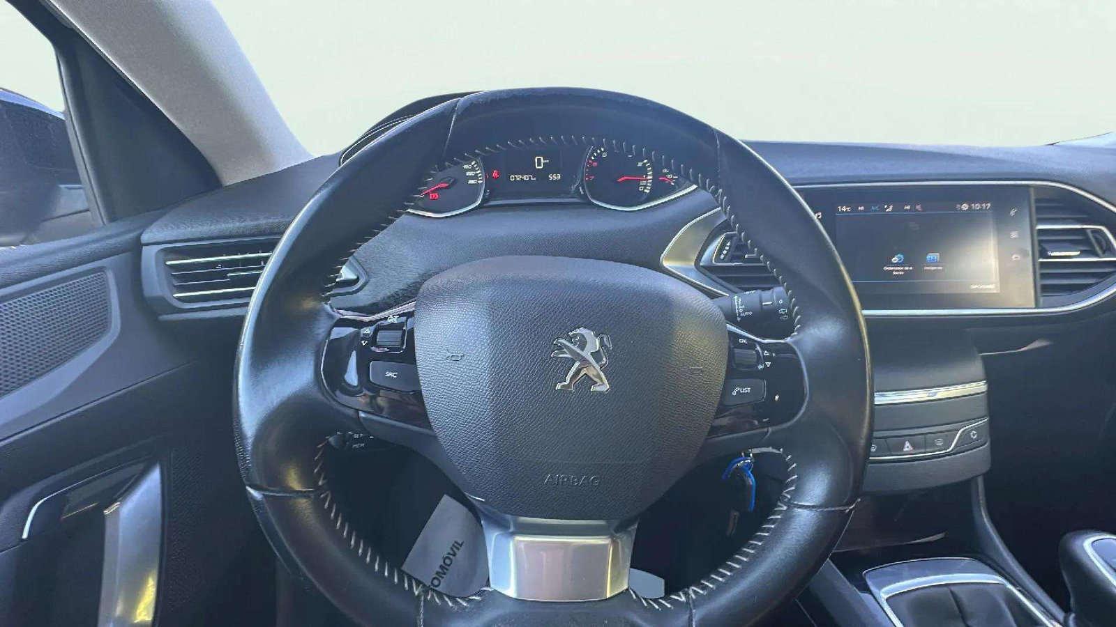 https://cdn-flexicar.caraffinity.it/public_appraisal_images_pro/images/stock/183643/sz5IWYewIX__2_8_Interior_4303LJF_3b96c9f375134922b26ad0f7f94a1b4f_Interior_8.jpeg.jpg