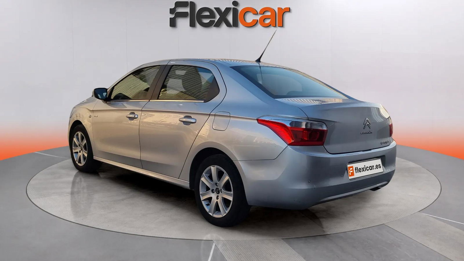 https://cdn-flexicar.caraffinity.it/public_appraisal_images_pro/images/stock/183651/9vV69nKItY__5.jpg