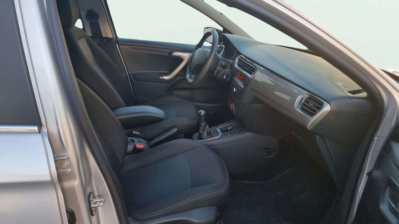 https://cdn-flexicar.caraffinity.it/public_appraisal_images_pro/images/stock/183651/OfxLBe0xHu__11.jpg
