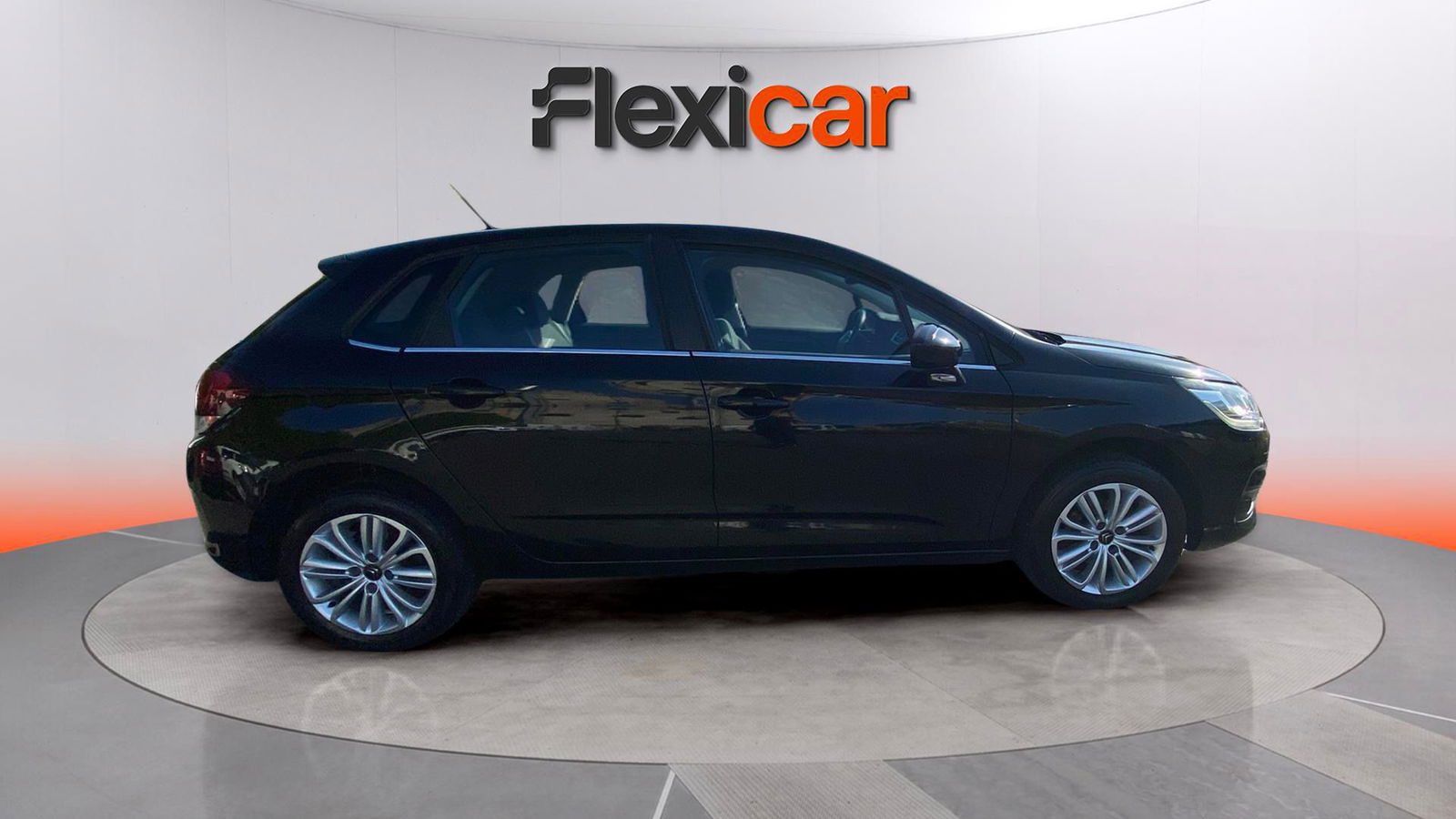 https://cdn-flexicar.caraffinity.it/public_appraisal_images_pro/images/stock/183780/XoaBbtGOTK__IMG-20250916-WA0056.jpg