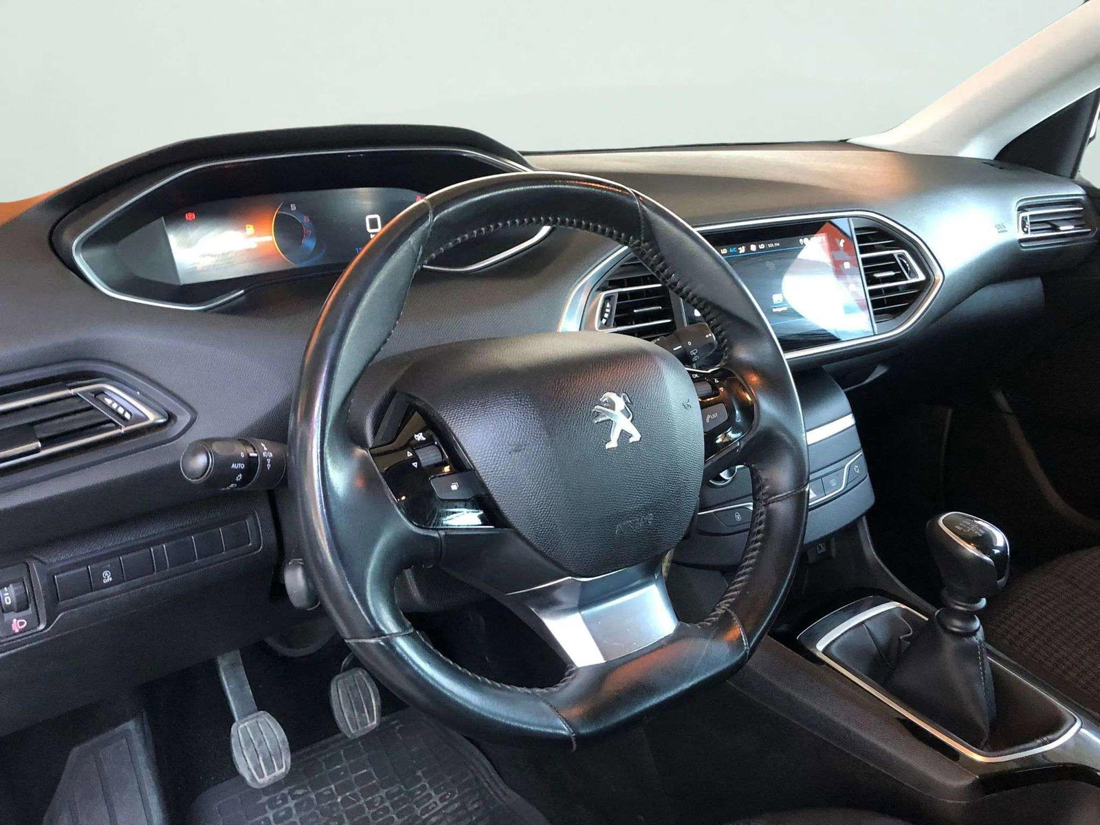 https://cdn-flexicar.caraffinity.it/public_appraisal_images_pro/images/stock/184606/4v8G6s7tQE__IMG-20250916-WA0299.jpg