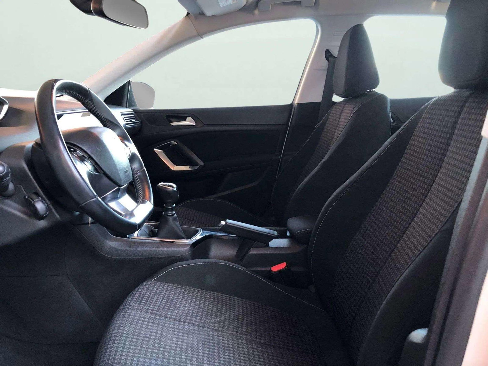 https://cdn-flexicar.caraffinity.it/public_appraisal_images_pro/images/stock/184606/jww8xwhxQv__IMG-20250916-WA0300.jpg