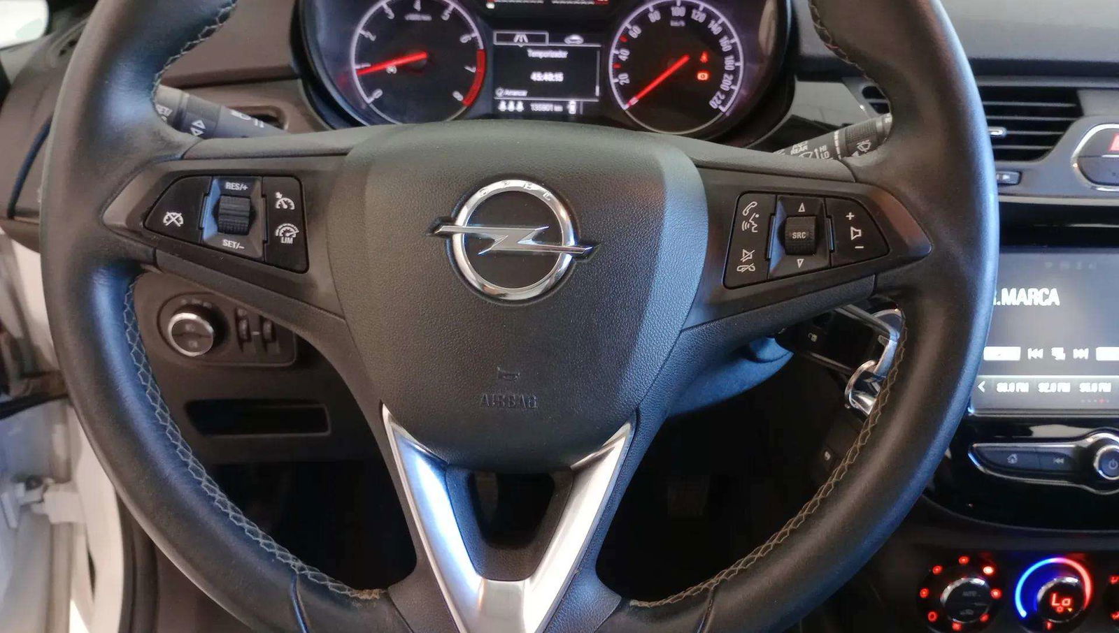 https://cdn-flexicar.caraffinity.it/public_appraisal_images_pro/images/stock/184647/SZkIVN97Q4__7916JPB_21f3ec6650dd42a1b869aae9ef66aafe_Interior_8.jpg.jpg