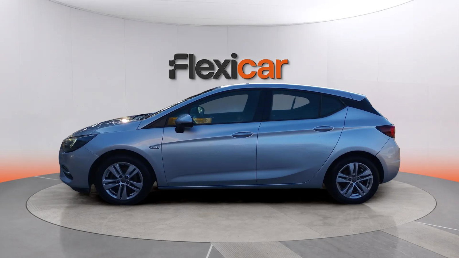 https://cdn-flexicar.caraffinity.it/public_appraisal_images_pro/images/stock/184658/pYcLinVwv2__W0VBF6ES3LG040403_3a9bb5ecf3f24372a610dcccb18cb2c8_Exterior_5.jpg.jpg