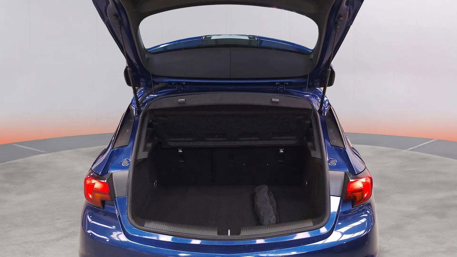 https://cdn-flexicar.caraffinity.it/public_appraisal_images_pro/images/stock/184686/gGJd2nVoU8__0046LHW_77548f41484540a5a8fd27a6b352cbee_Interior_13.jpg.jpg