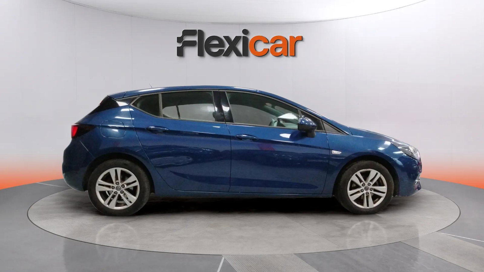 https://cdn-flexicar.caraffinity.it/public_appraisal_images_pro/images/stock/184689/W05WmuvSgo__5802LHV_bffafbd12b6d4b438426c5f35850d685_Exterior_6.jpg.jpg
