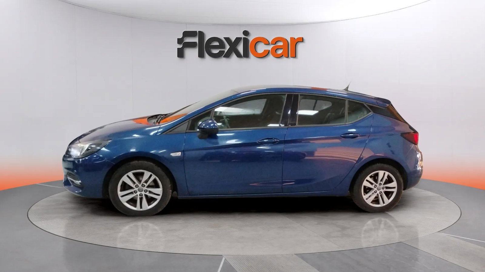 https://cdn-flexicar.caraffinity.it/public_appraisal_images_pro/images/stock/184689/cwoDnjo6sY__5802LHV_bffafbd12b6d4b438426c5f35850d685_Exterior_2.jpg.jpg