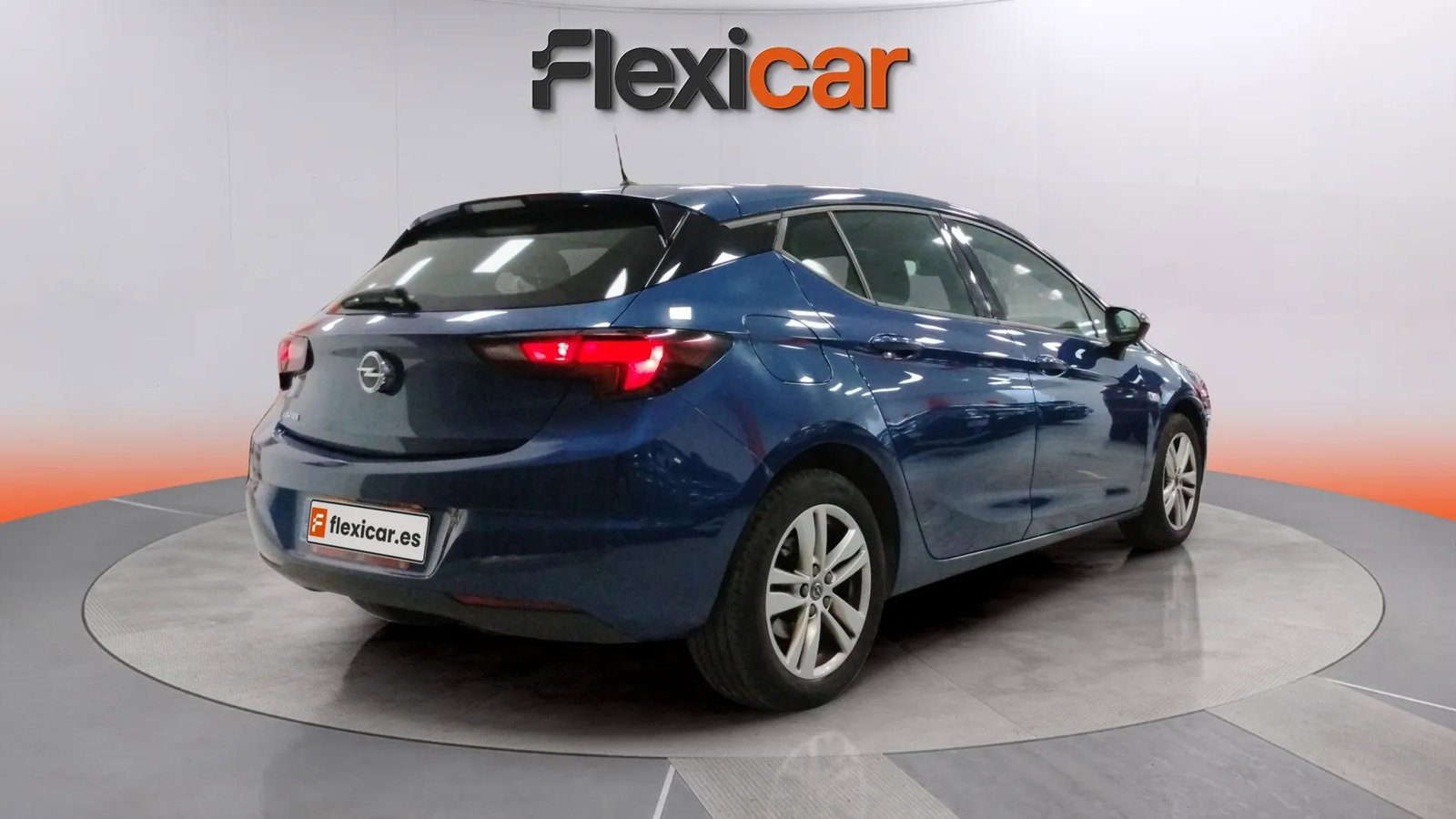 https://cdn-flexicar.caraffinity.it/public_appraisal_images_pro/images/stock/184689/wm7obySDkm__5802LHV_bffafbd12b6d4b438426c5f35850d685_Exterior_5.jpg.jpg