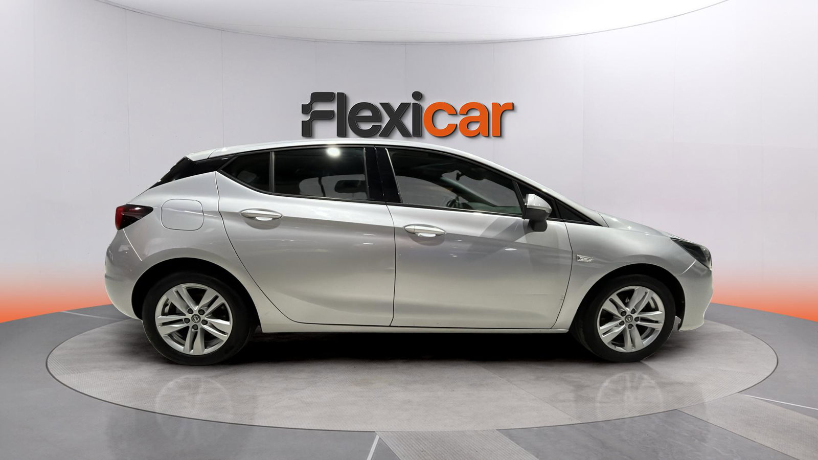 https://cdn-flexicar.caraffinity.it/public_appraisal_images_pro/images/stock/184690/sIg1Sy26BO__img-2f22d25d-8e7f-4c36-bb05-1d98c123a673.jpeg