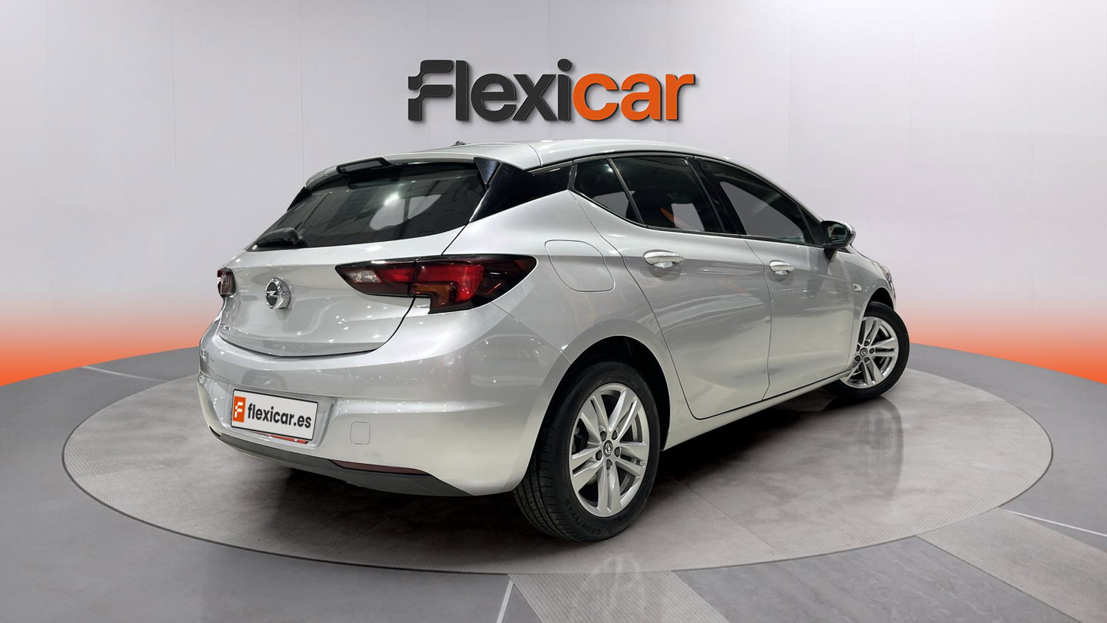 https://cdn-flexicar.caraffinity.it/public_appraisal_images_pro/images/stock/184690/wdiC5SCOZO__img-71aa0394-1973-4c5b-a7a6-0d6843c14cd7.jpeg