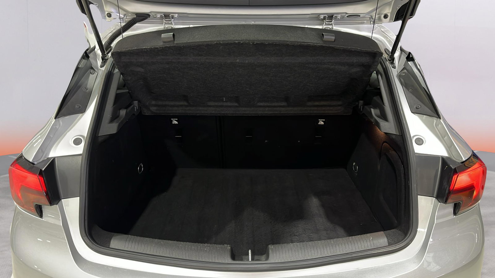https://cdn-flexicar.caraffinity.it/public_appraisal_images_pro/images/stock/184690/xK7XkX8TSp__img-d9016c63-71e5-4fe7-a399-53a3ef8f9a5f.jpeg