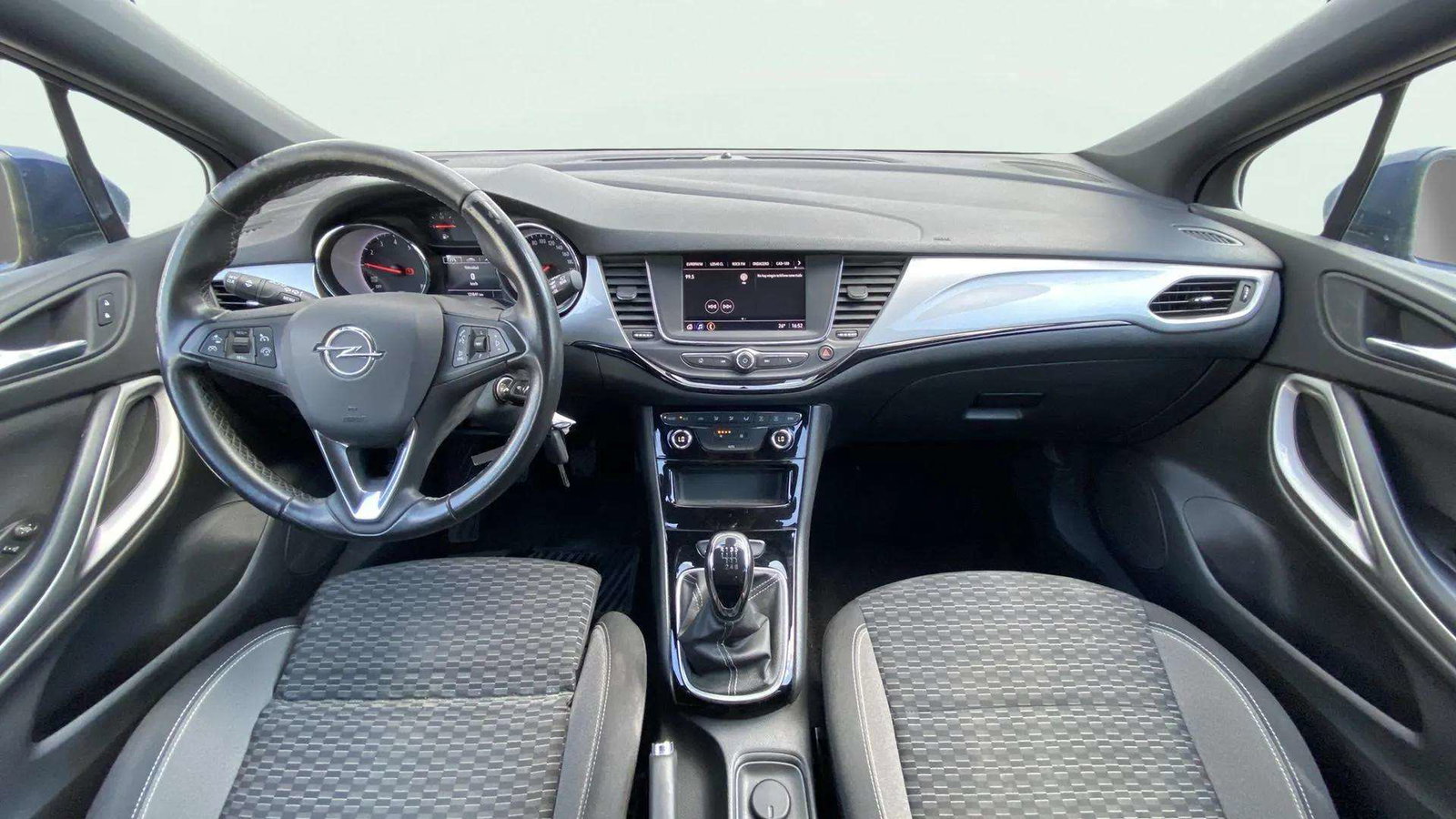 https://cdn-flexicar.caraffinity.it/public_appraisal_images_pro/images/stock/184715/CKwBZt8Uli__2_9_Interior_5263LHP_399eb7b9609f47caac0e3a8b320b3131_Interior_9.jpeg.jpg