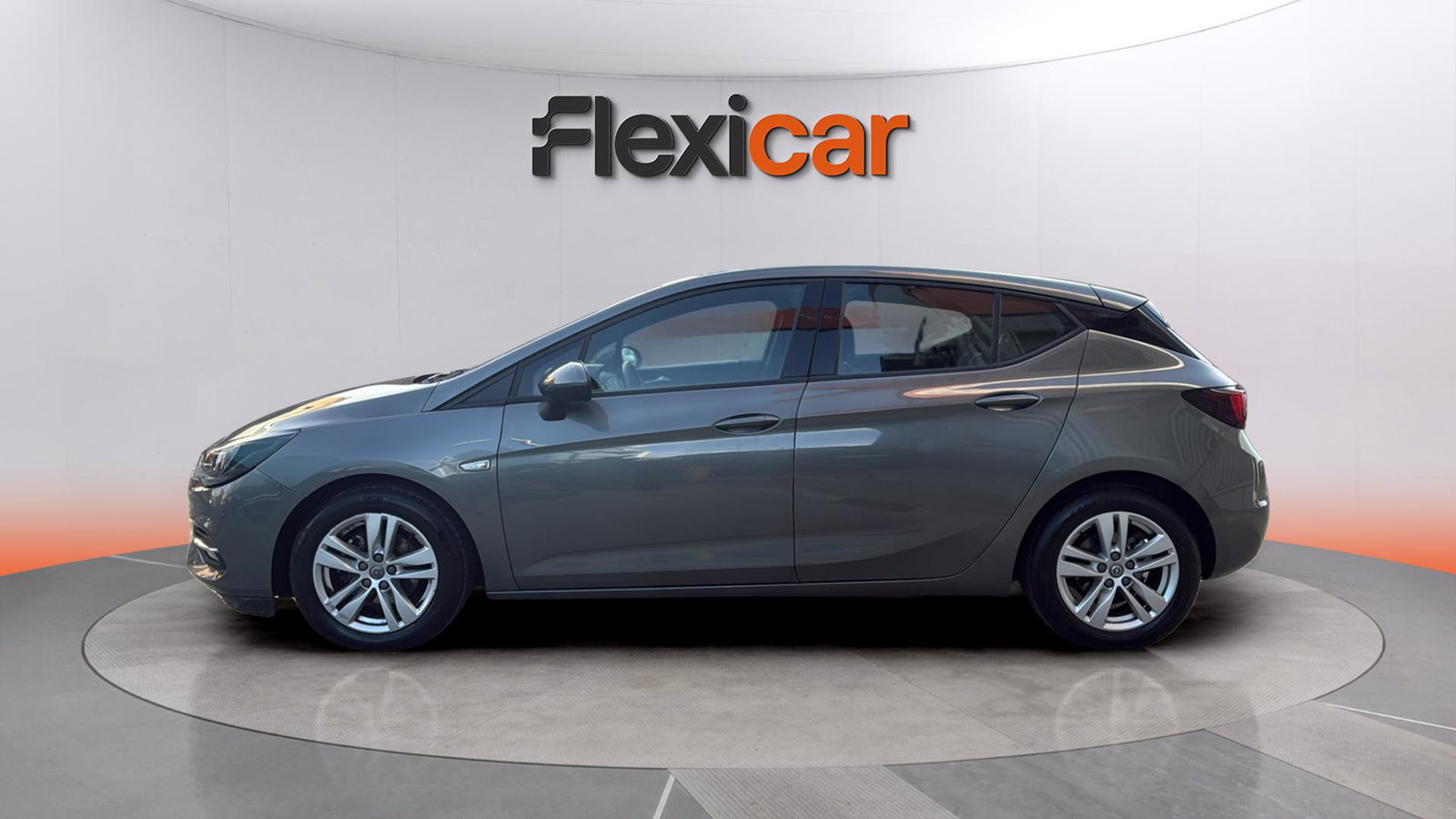 https://cdn-flexicar.caraffinity.it/public_appraisal_images_pro/images/stock/185171/zGdqwf2sZ7__img-24f0f1cb-e40f-429b-85cf-f8787c9b7115.jpeg