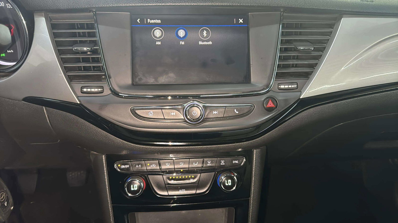 https://cdn-flexicar.caraffinity.it/public_appraisal_images_pro/images/stock/186245/PGGHq9Nz6o__1399LHW_868f69d986664260a5f24edf7c7ad878_Interior_10.jpeg.jpg