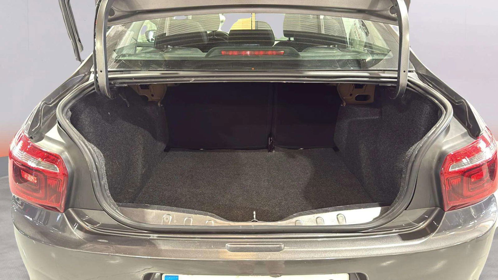 https://cdn-flexicar.caraffinity.it/public_appraisal_images_pro/images/stock/186475/BremPgpJBv__9282KRG_4e264504196f44d7ae25ab235b6c2ff4_Interior_16.jpeg.jpg