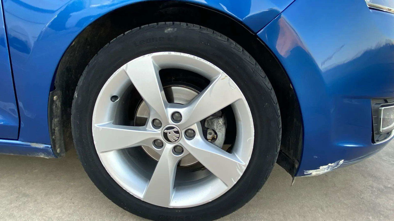 https://cdn-flexicar.caraffinity.it/public_appraisal_images_pro/images/stock/186531/HEuWYKyItV__7063JMK_f99b8f4e67294a38817a2db2b44b3b1d_Miscellaneous_17.jpeg.jpg