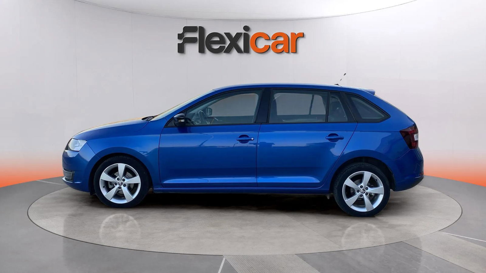 https://cdn-flexicar.caraffinity.it/public_appraisal_images_pro/images/stock/186531/yYBDMIidVo__7063JMK_f99b8f4e67294a38817a2db2b44b3b1d_Exterior_2.jpeg.jpg