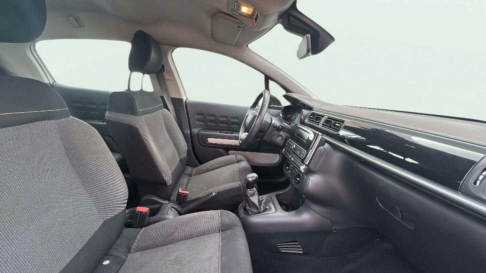 https://cdn-flexicar.caraffinity.it/public_appraisal_images_pro/images/stock/186654/o7Rmsj9sgx__7396KBH_9edb37c6933742279f84823c2b5f0ddc_Interior_10.jpeg.jpg