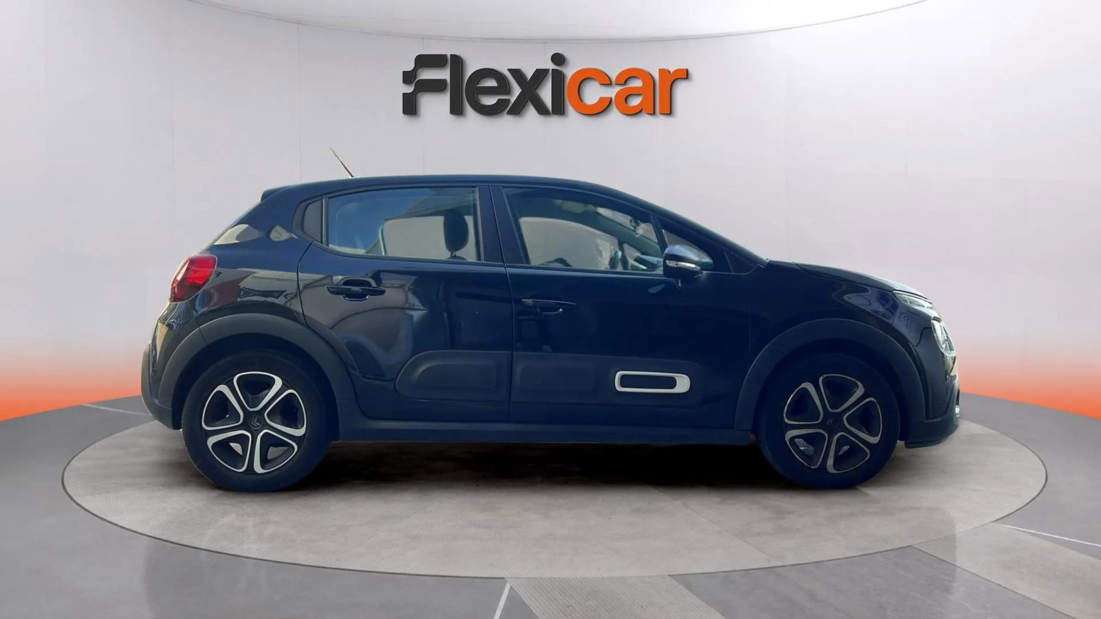 https://cdn-flexicar.caraffinity.it/public_appraisal_images_pro/images/stock/186924/xJF5PYEDia__hh_dfccd676d8124ae78ccf52af8421cb38_Exterior_6.jpeg.jpg