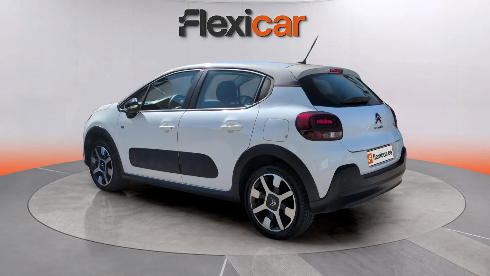 https://cdn-flexicar.caraffinity.it/public_appraisal_images_pro/images/stock/186983/MLTvOYFRSi__1427KLN_5e71dc19addd44969da5e2d9d5a32be8_Exterior_3.jpg.jpg