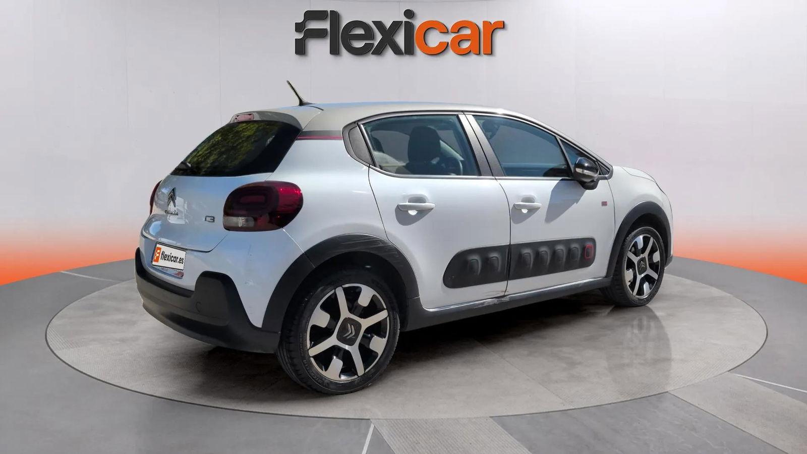 https://cdn-flexicar.caraffinity.it/public_appraisal_images_pro/images/stock/186983/h3YpY4oDb5__1427KLN_5e71dc19addd44969da5e2d9d5a32be8_Exterior_5.jpg.jpg
