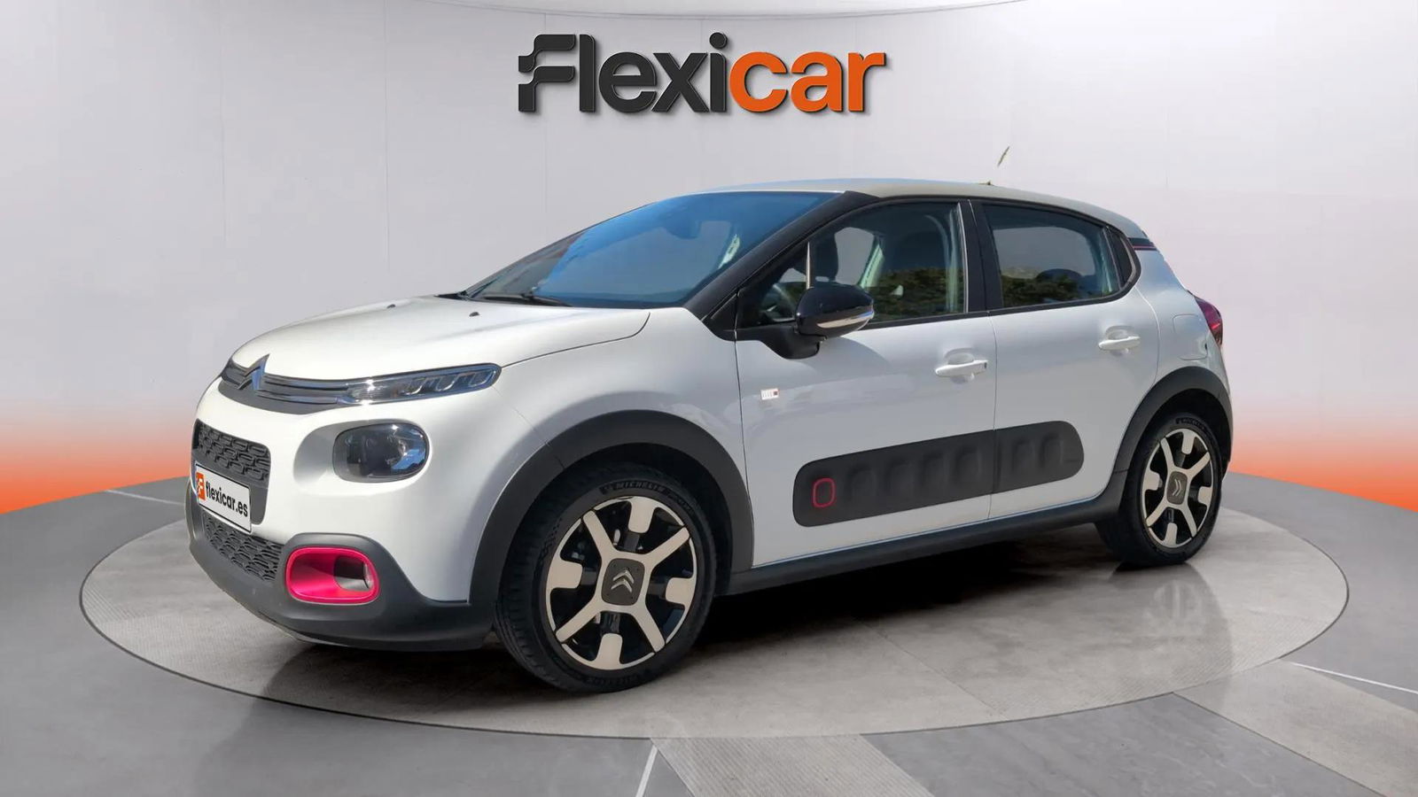 https://cdn-flexicar.caraffinity.it/public_appraisal_images_pro/images/stock/186983/uFIGhwVA6a__1427KLN_5e71dc19addd44969da5e2d9d5a32be8_Exterior_1.jpg.jpg