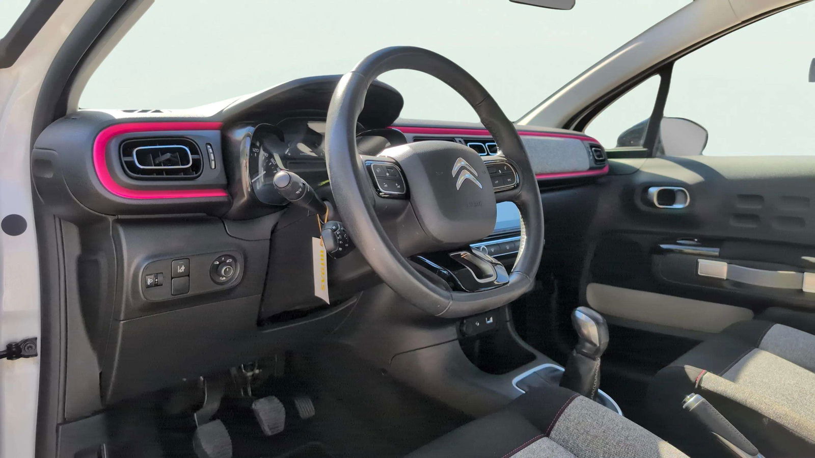 https://cdn-flexicar.caraffinity.it/public_appraisal_images_pro/images/stock/186983/wAV9ivatB9__1427KLN_5e71dc19addd44969da5e2d9d5a32be8_Interior_9.jpg.jpg