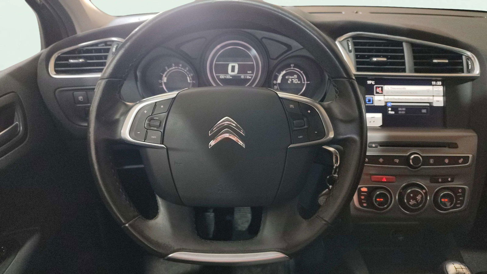 https://cdn-flexicar.caraffinity.it/public_appraisal_images_pro/images/stock/188769/OHirsapY7J__4937JVW_34073eb77e784149b97b52e372d8c046_Interior_8.jpg.jpg