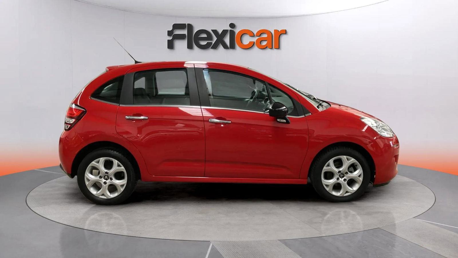 https://cdn-flexicar.caraffinity.it/public_appraisal_images_pro/images/stock/189071/bW46ezVVzT__1_3_Exterior_8349JKJ_f557e381d8ef4ab28ea978d1a698e46a_Exterior_3.jpeg.jpg