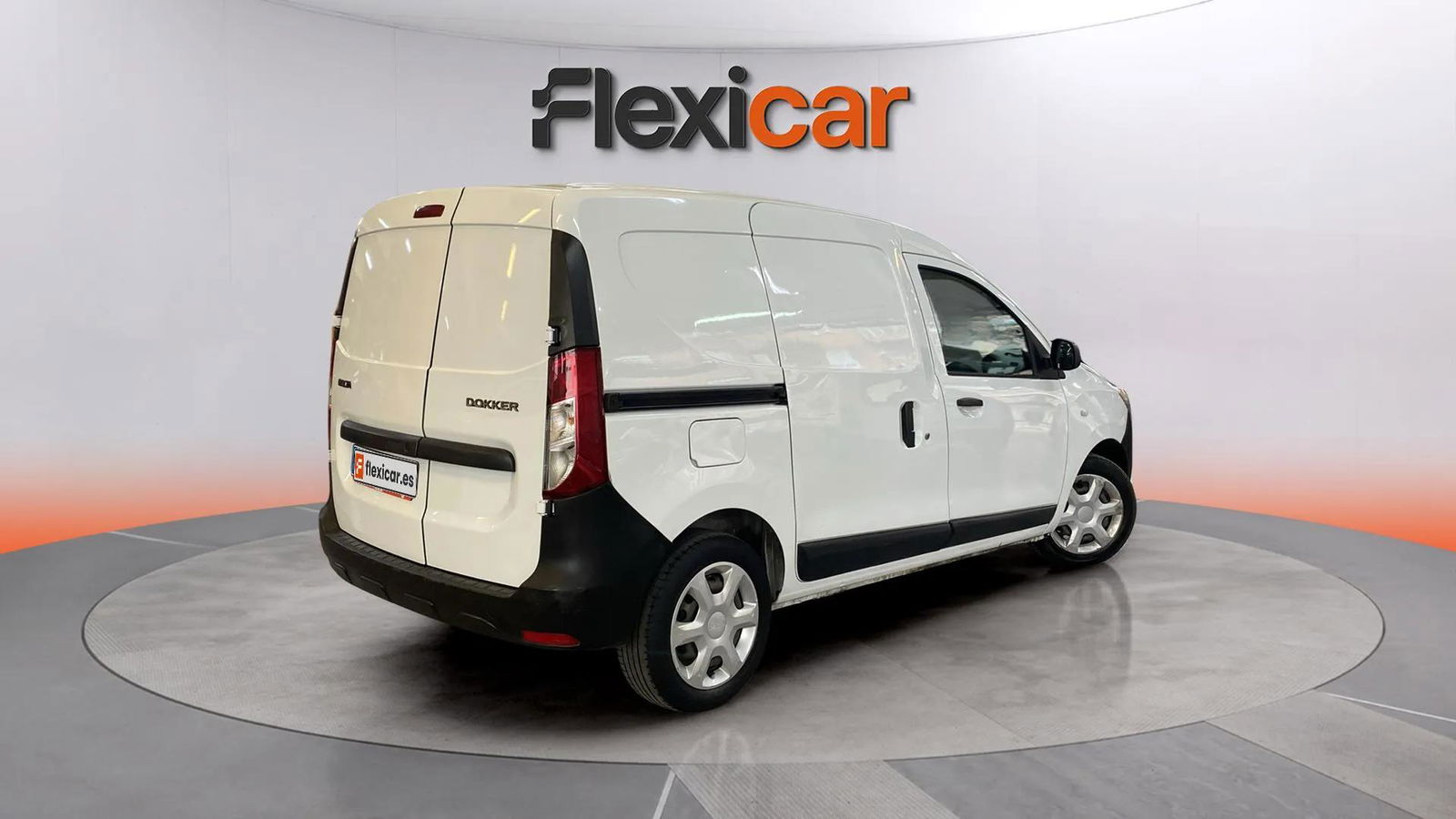 https://cdn-flexicar.caraffinity.it/public_appraisal_images_pro/images/stock/189195/aqqRShLaa2__7328LBP_984ef3eff2404c948b2c496ae942d7ea_Exterior_5.jpeg.jpg