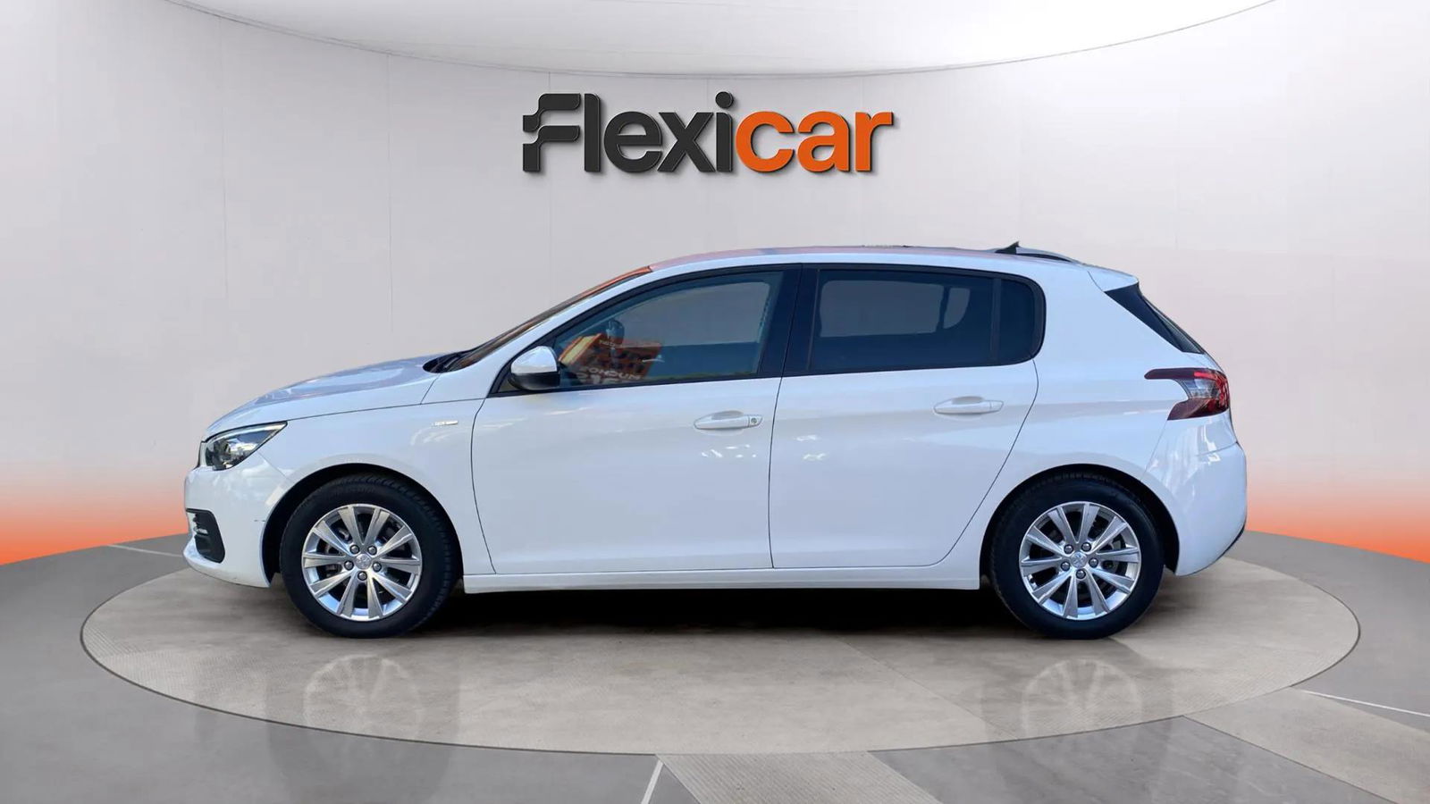 https://cdn-flexicar.caraffinity.it/public_appraisal_images_pro/images/stock/189295/7sFVyEZGTv__8054KSV_da263712e404452ea2b7355aba8ff68a_Exterior_2.jpeg.jpg