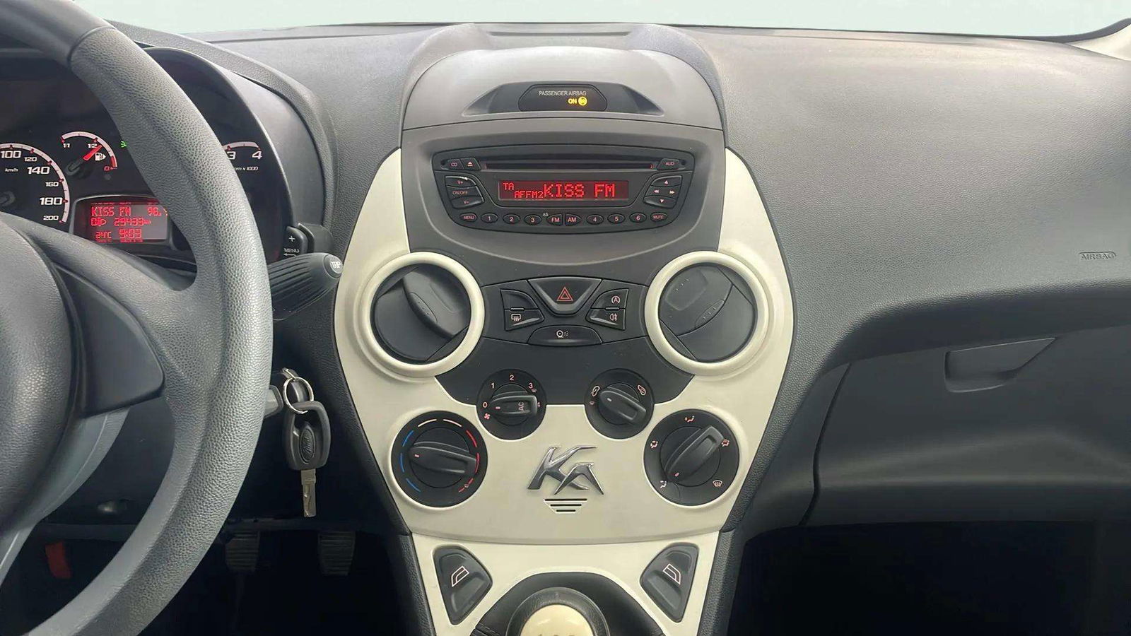 https://cdn-flexicar.caraffinity.it/public_appraisal_images_pro/images/stock/189637/EmwpAMNM1B__1187JRM_94a8cb8c226546b2966c14b356973acb_Interior_7.jpeg.jpg