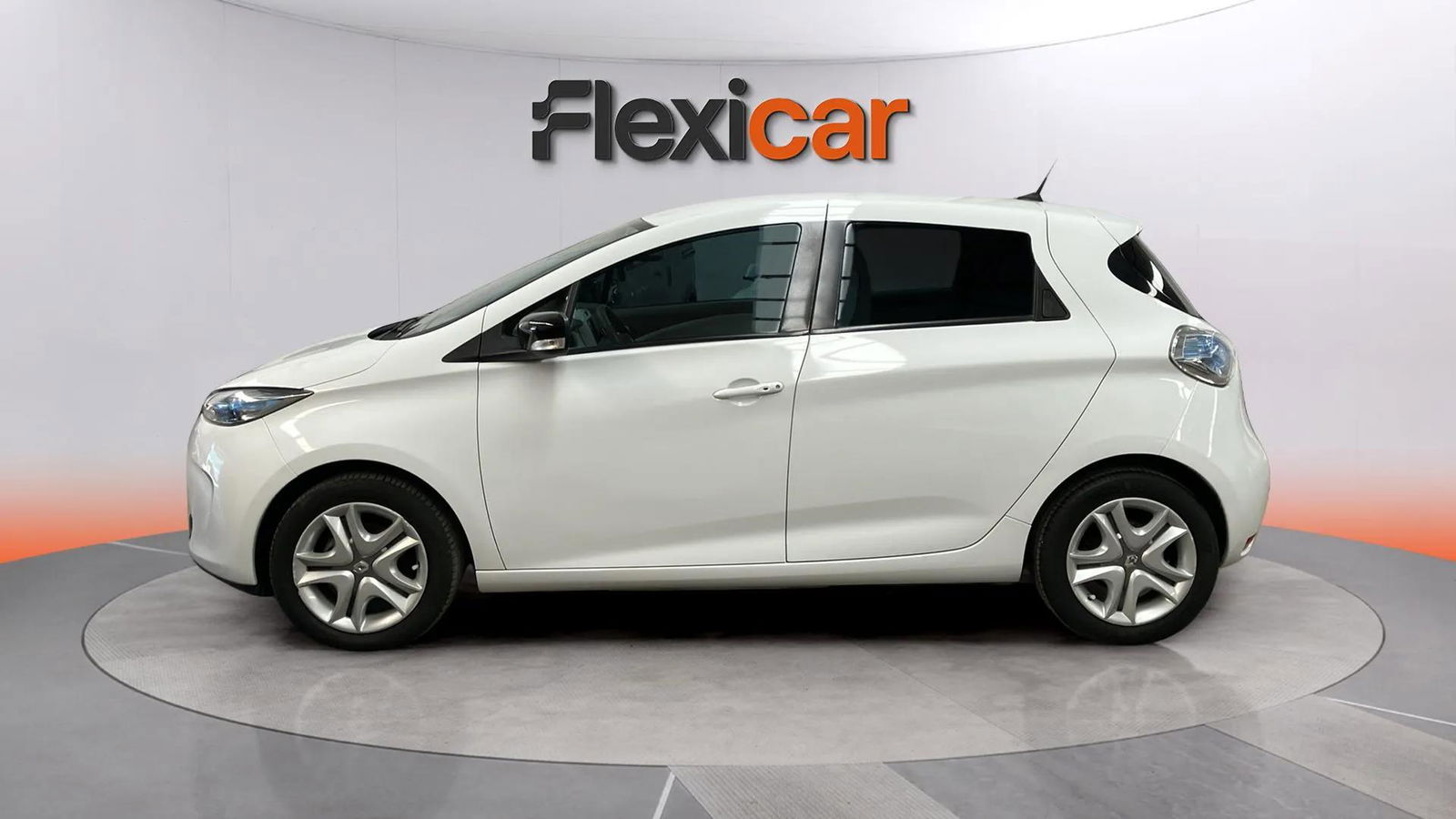 https://cdn-flexicar.caraffinity.it/public_appraisal_images_pro/images/stock/191997/JzG0DiL5md__1_5_Exterior_4388LCJ_bbcb3aa5e16f48c09fb5b8cb11057d2b_Exterior_5.jpeg.jpg