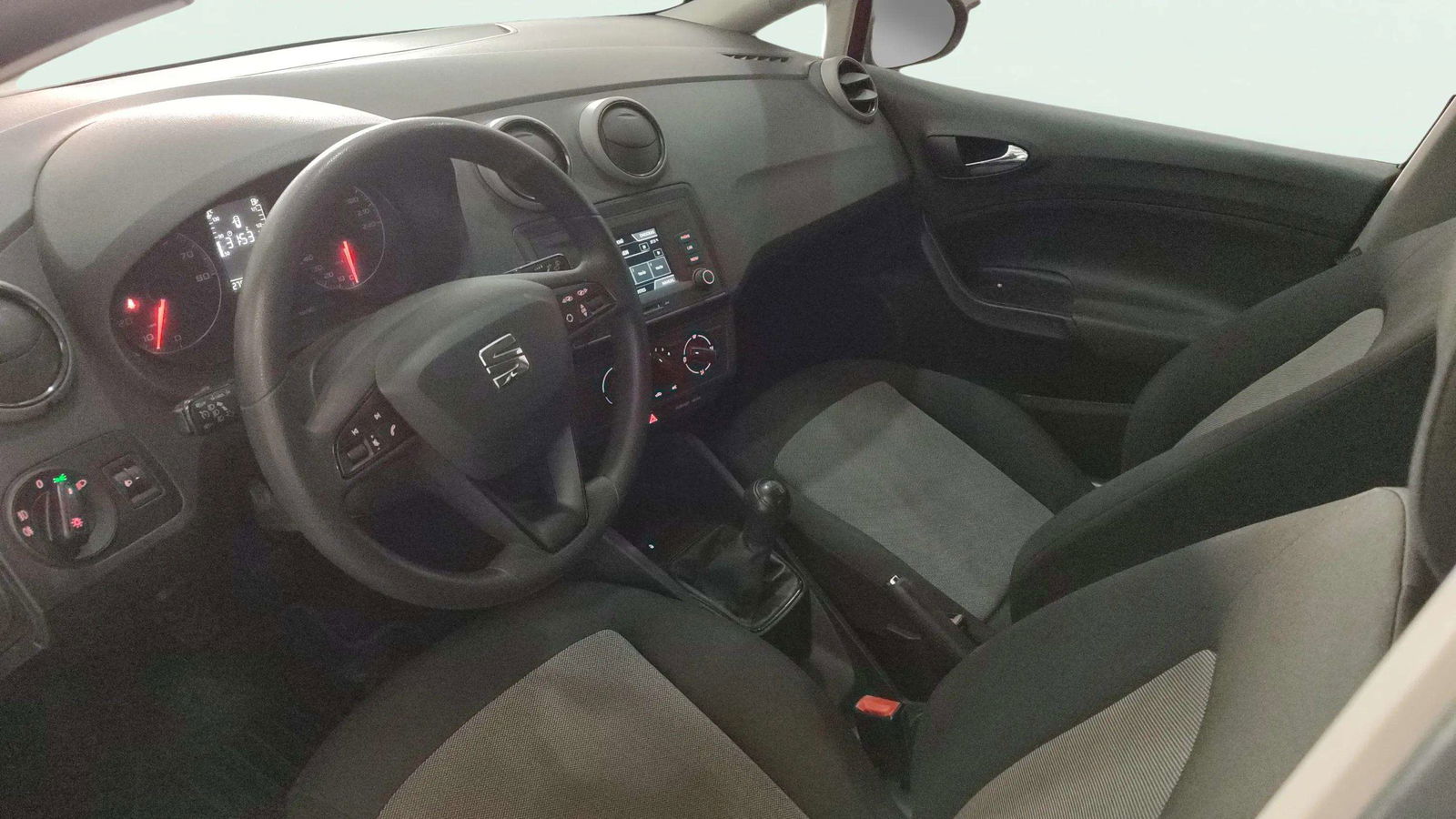 https://cdn-flexicar.caraffinity.it/public_appraisal_images_pro/images/stock/192004/edLumz3XYU__1308JTS_b89571ed60cd40478351ad291bb5a71d_Interior_6.jpg.jpg