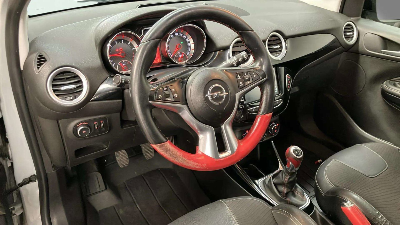 https://cdn-flexicar.caraffinity.it/public_appraisal_images_pro/images/stock/193622/SbT2dAg2rq__0245KPM_b25d7fc7d58346a484ffc7f9933ede11_Interior_6.jpeg.jpg