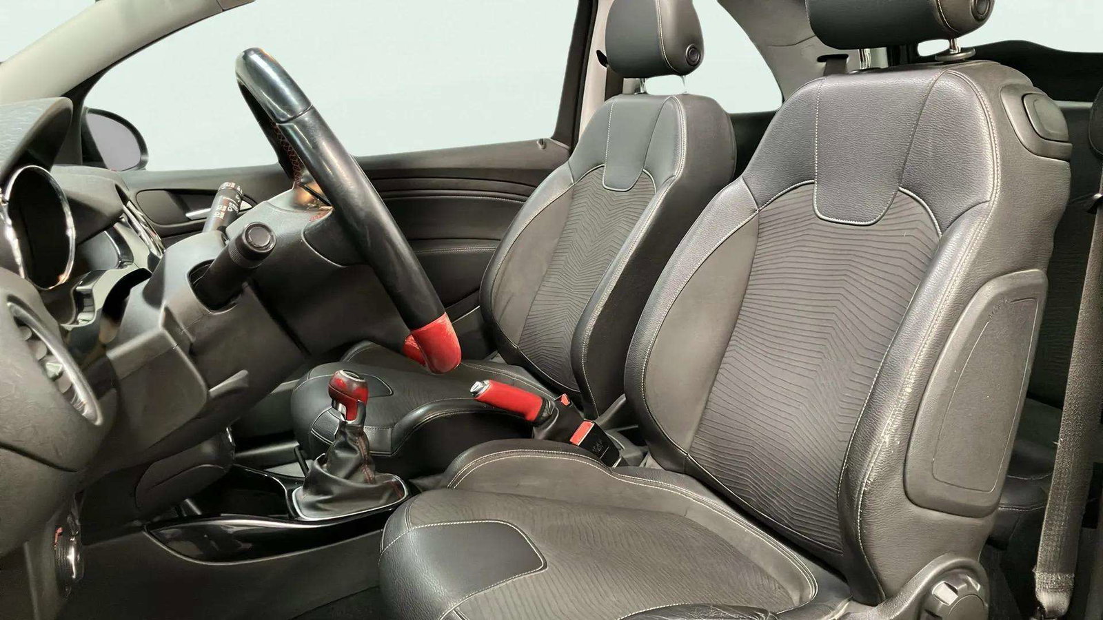 https://cdn-flexicar.caraffinity.it/public_appraisal_images_pro/images/stock/193622/XPf3rtMpny__0245KPM_b25d7fc7d58346a484ffc7f9933ede11_Interior_8.jpeg.jpg