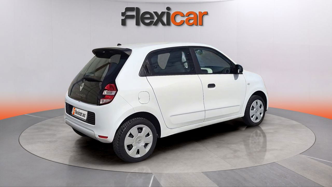 https://cdn-flexicar.caraffinity.it/public_appraisal_images_pro/images/stock/195059/vo7NM4I7jB__feeea9d7-7369-48c4-b7af-80fcf57b3e72.jpg