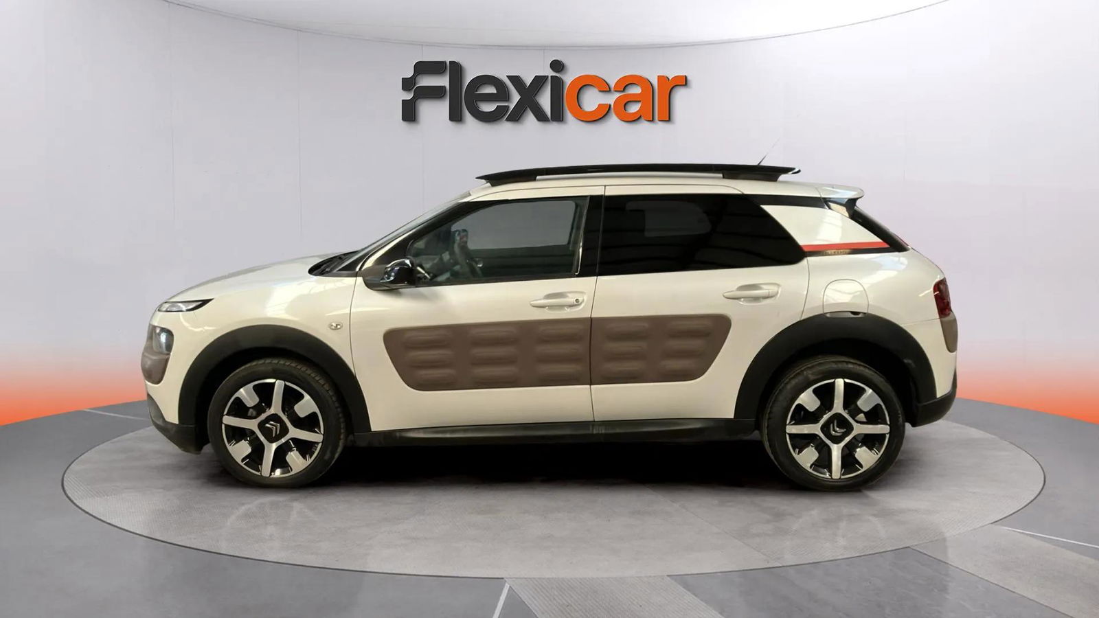 https://cdn-flexicar.caraffinity.it/public_appraisal_images_pro/images/stock/200359/SIU0pXanwc__1_5_Exterior_9310JRC_ebe87aed70e6497cb198e4059aa77bee_Exterior_5.jpeg.jpg