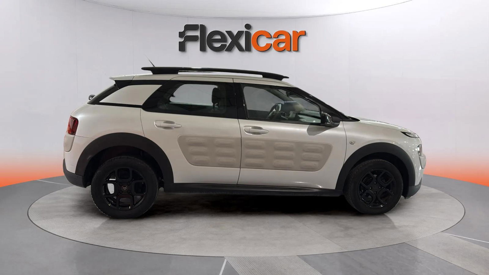 https://cdn-flexicar.caraffinity.it/public_appraisal_images_pro/images/stock/201571/nTN3AUHBYq__0151KFX_b1167af6da0c4912a83c9eeb2456f336_Exterior_3.jpeg.jpg